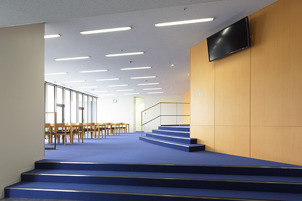 大教室前ロビー・ラウンジ