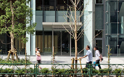 東京歯科大学 新館エントランス