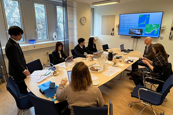 イエテボリ大学での研修の様子