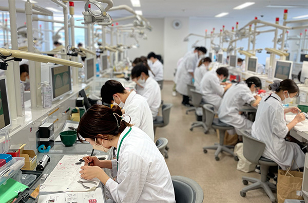 歯科矯正学講座の教育