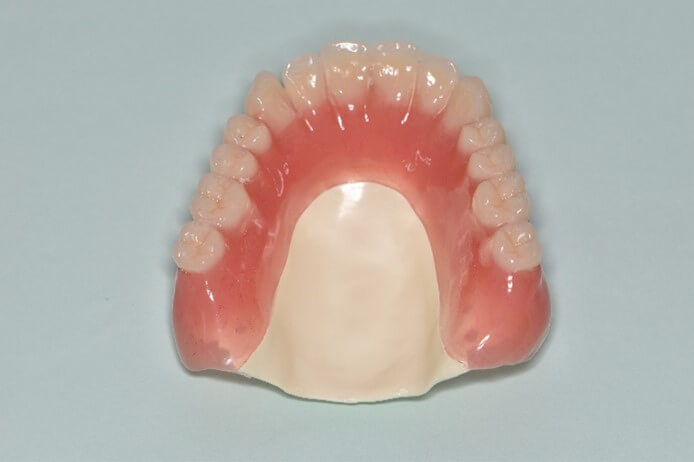 ジルコニア床義歯