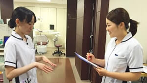 笑顔と身だしなみチェック委員