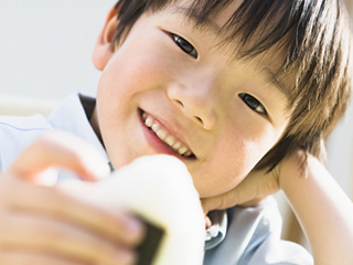子どもの歯を守ろう～じょうぶな大人の歯をつくるには～